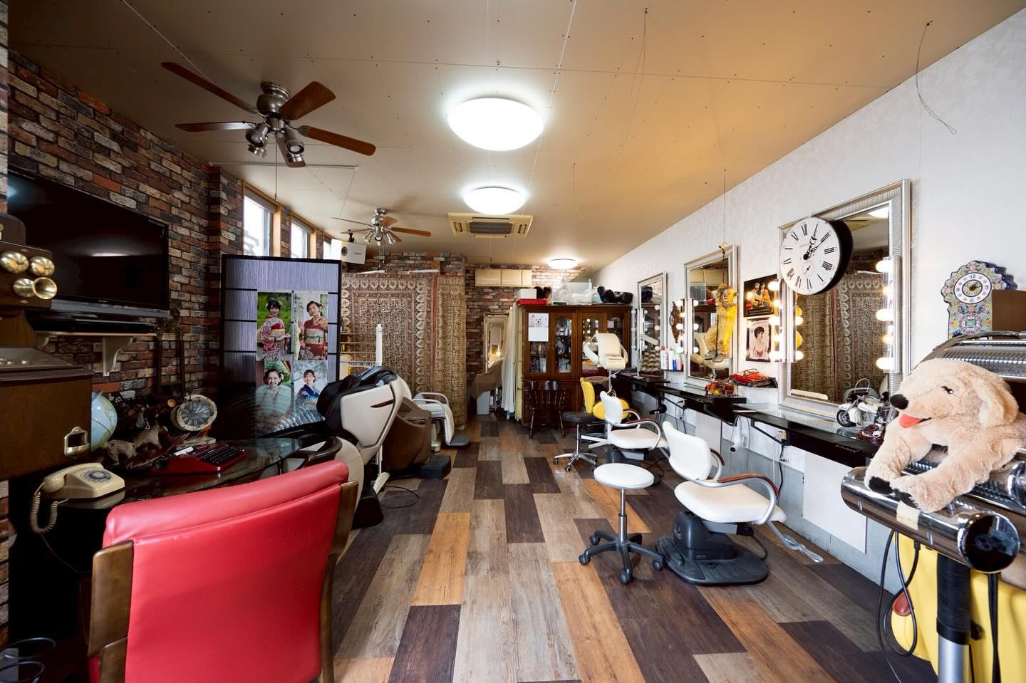 小田急線高座渋谷駅近くに位置する「美容室赤れんが」で、あなた